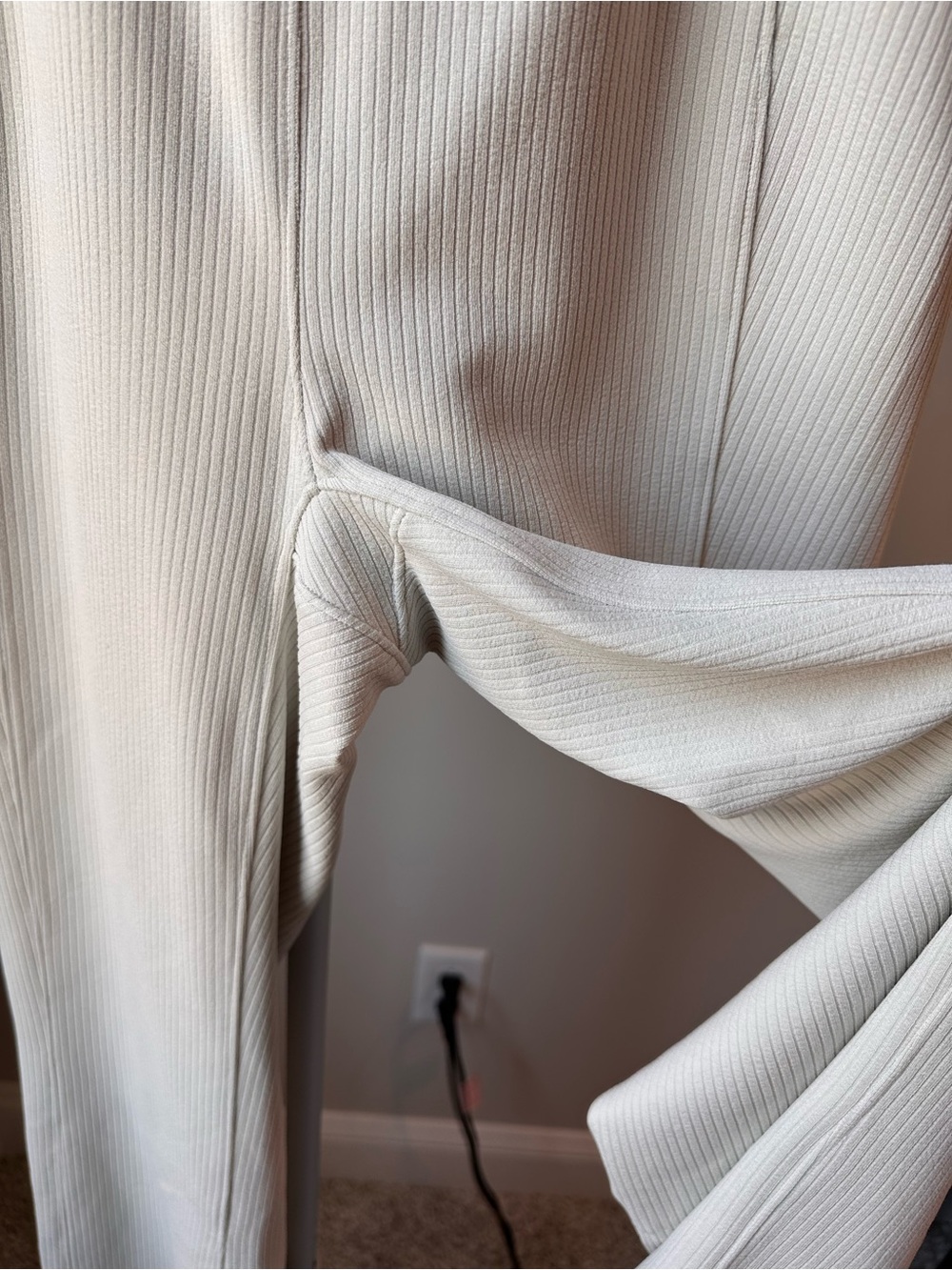 Lululemon Ribbed Softstreme Flared Pants Bone Off White Size 4 Tall 35" Inseam - Picture 7 of 11